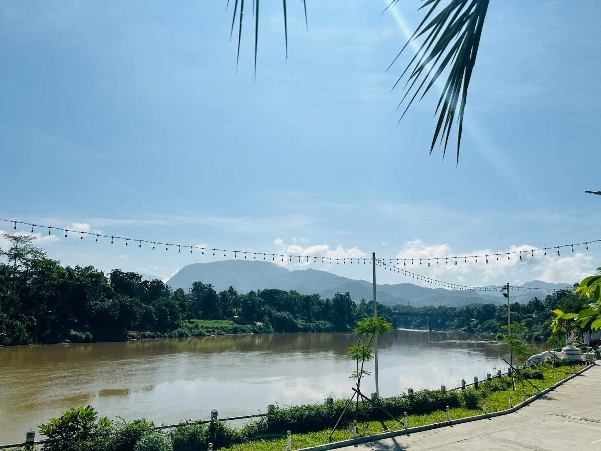 לואנג פרבאנג Kingkham Riverside Hotel מראה חיצוני תמונה